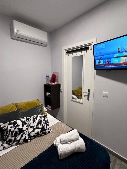 Cozy Guest Room in Madrid Rio