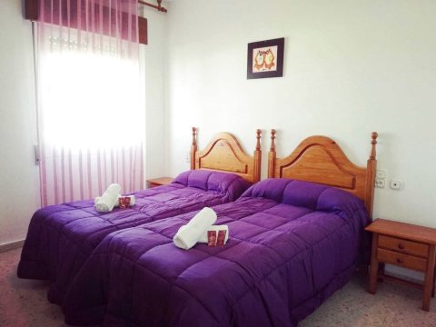 24H 安特克雷拉宾馆(24H Hostal Antequera)