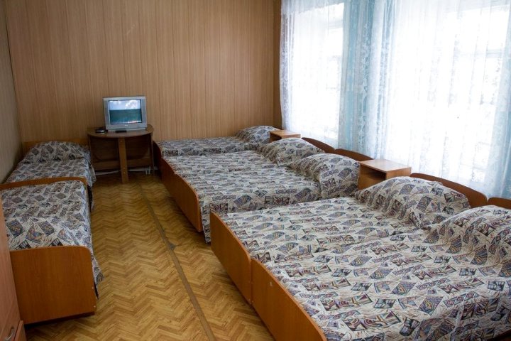 摩罗德纳亚酒店(Hostel Molodezhnaya)