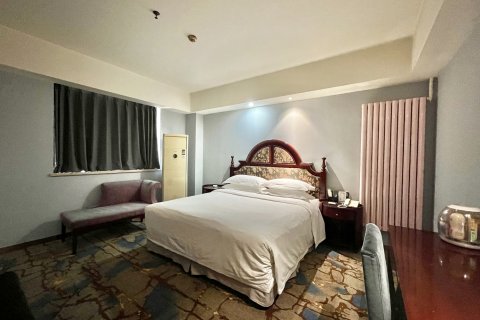 芙芮澜酒店(巩义市体育馆宋陵公园店)