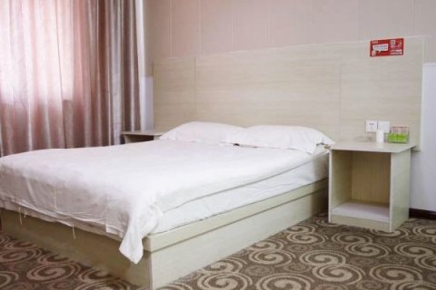 天天假日宾馆(民权站店)