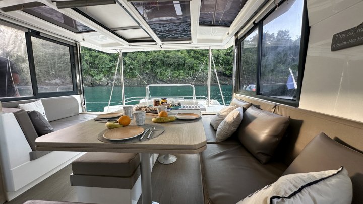Room in Boat - Unusual Night in Catamaran with Dinner