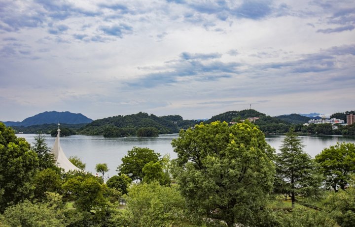 一隅湖景蓝民宿(滨湖路分店)