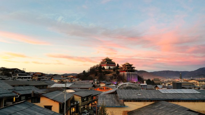 香格里拉山野星居民宿(独克宗古城店)