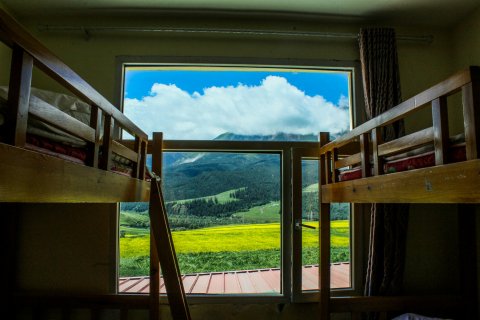 祁连卓尔山国际青年旅舍