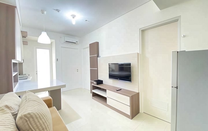 Private & Bright 2Br Apartment at Parahyangan Residence Near Nara Park by Travelio
