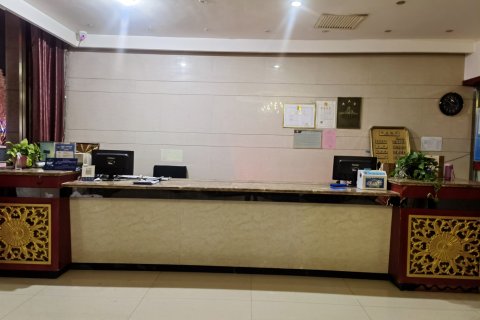 乌拉特前旗英丽泽大酒店