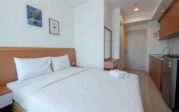 Comfort Living Studio at Grand Kamala Lagoon Apartment by Travelio