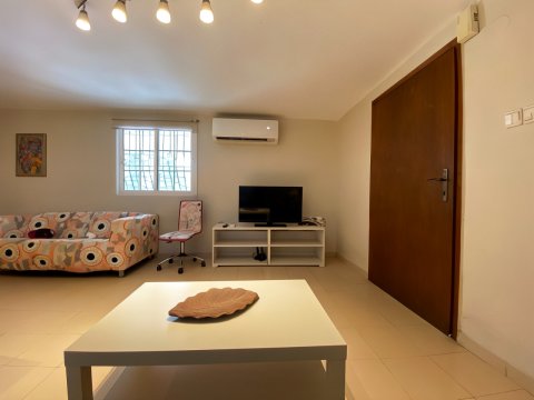 Amazing 2 Bedroom Appartment in a Seaside Vila