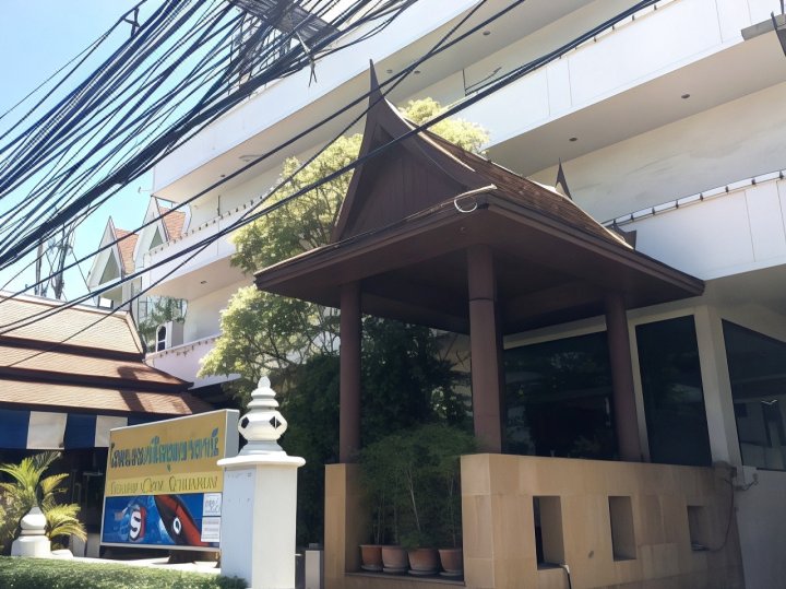 斯里大城塔尼酒店(Sri Ayutthaya Thani Hotel)