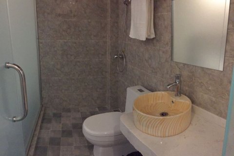 荥经鑫泰商务酒店