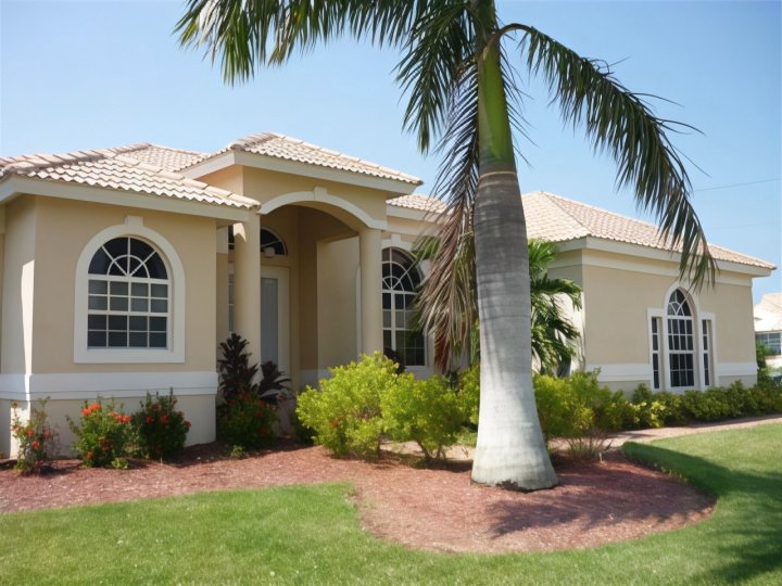 马克岛度假泳池公寓(Vacation Pool Homes- Marco Island)