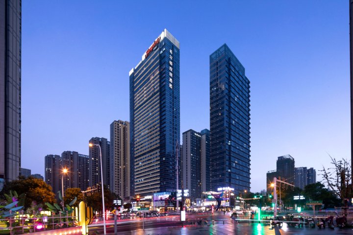 长沙滨江金融中心希尔顿欢朋酒店