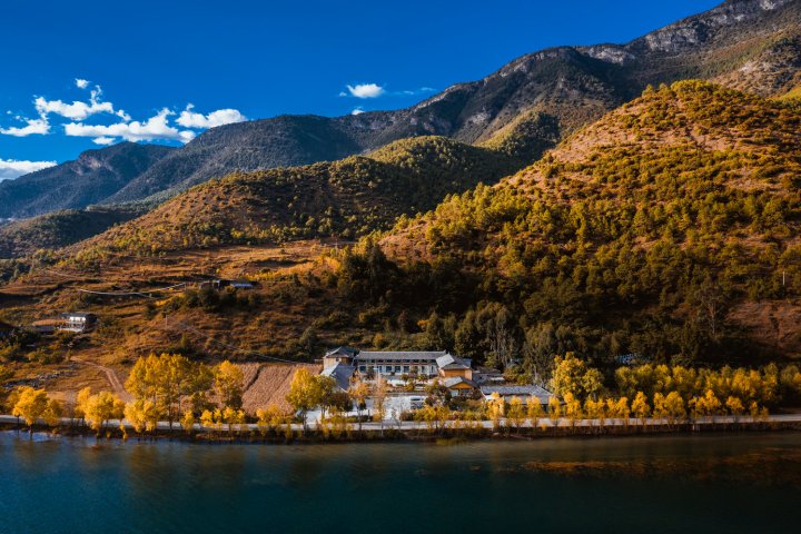 泸沽湖听海月大酒店