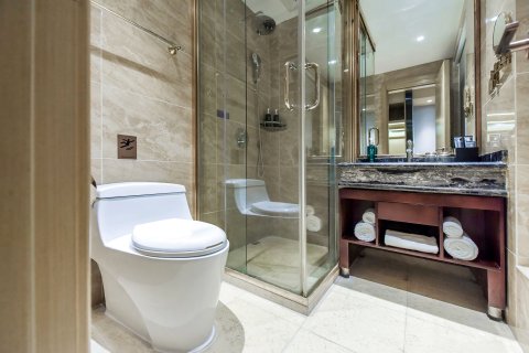 白玉兰酒店(重庆解放碑步行街洪崖洞店)