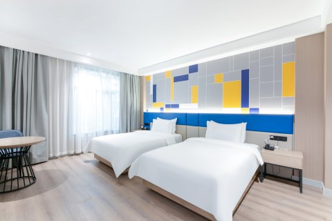 7天酒店(阿拉善左旗开元购物广场店)