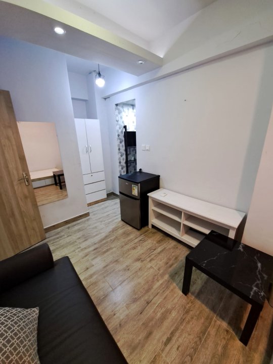 易入住公寓 - 半山梁輝臺(Easy Stay Apartment - Mid levels Leung Fai Terrace)