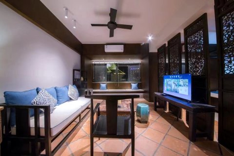 西双版纳景洪市爱纳酒店(告庄星光夜市店)