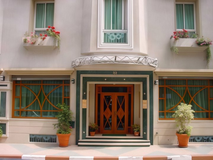马穆拉酒店(Hotel Maamoura)