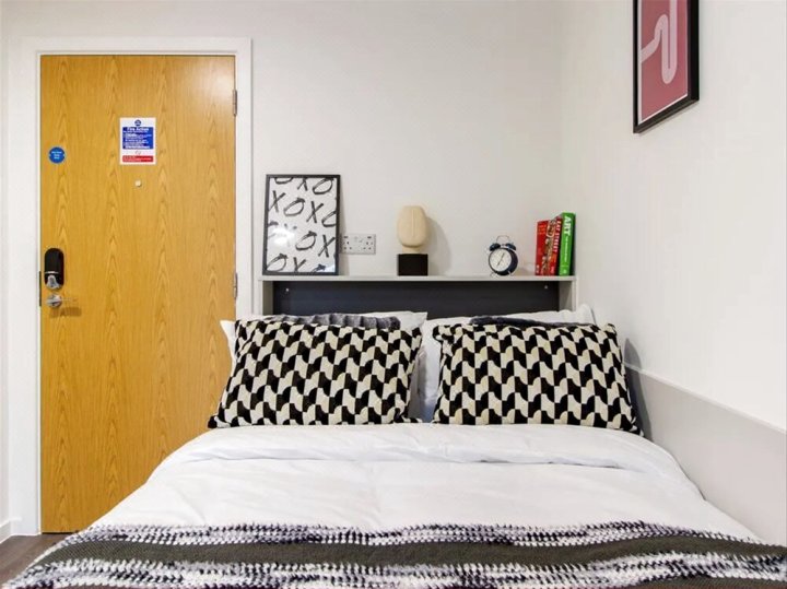 Ensuite Rooms Students Only - Canterbury - Campus Accommodation