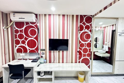 迈典主题宾馆(牡丹江火车站步行街店)