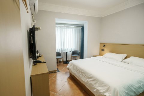 什邡东方假日酒店(什邡高铁西站店)