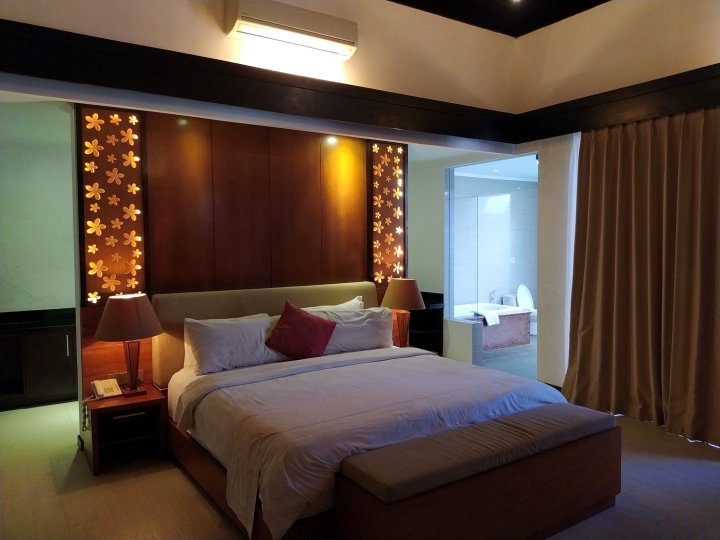 Kori Maharani Villas - Transit Room with Pool Access ( Max 5 Hours Used Only )