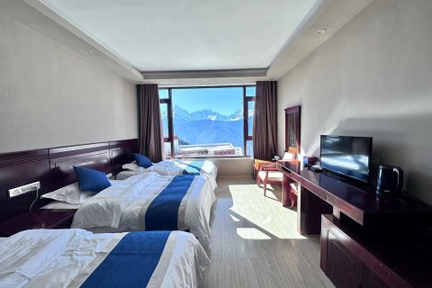 德钦飞来寺缅茨姆商务酒店