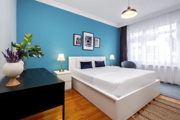 Sleek Apartment with a Panoramic Bosphorus View