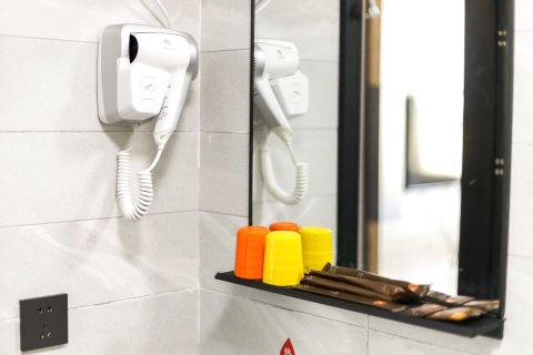 骏怡精选酒店(正定机场高铁站店)