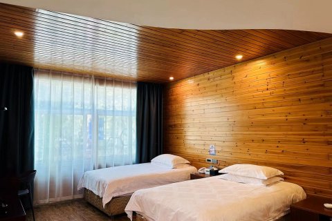 创e家主题酒店(云和城东路汽车站店)