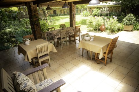 L'Anda Guesthouse & Self Catering. Feel at Home and Enjoy Our Delicious Food.