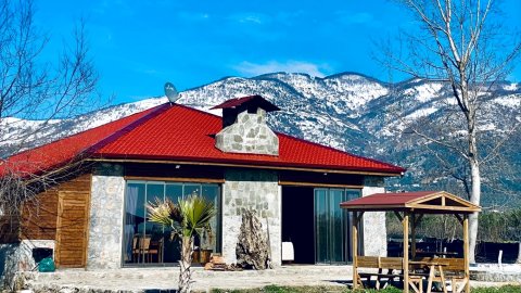 Lovely and Cozy Stone House with Hammam and Fireplace in Iznik, Bursa