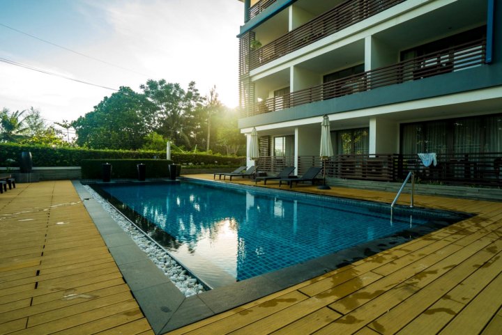 N309 - Seaview Studio in Nakalay Resort in Kamala, Pool, Gym and Walk to Beach