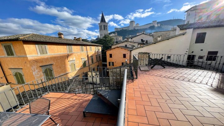 Beautiful Duomo Apt with Spectacular Terrace - Sleeps 6. Air Con Throughout.