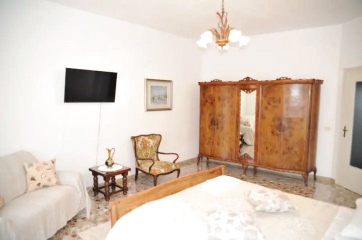 Rent Rooms Home Tiberius Cebtro Verona