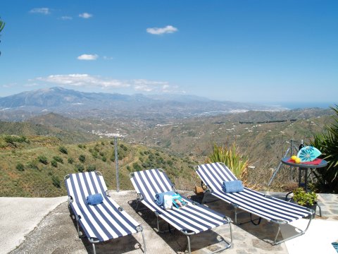 Holiday Home with Private Pool and Seaview Near Comares, Malaga