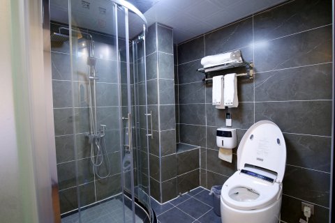 凤凰花迹江景民宿