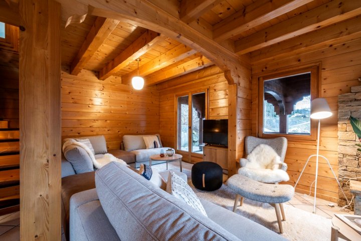 Doux Abri - Charming Chalet with Hot Tub and Sauna