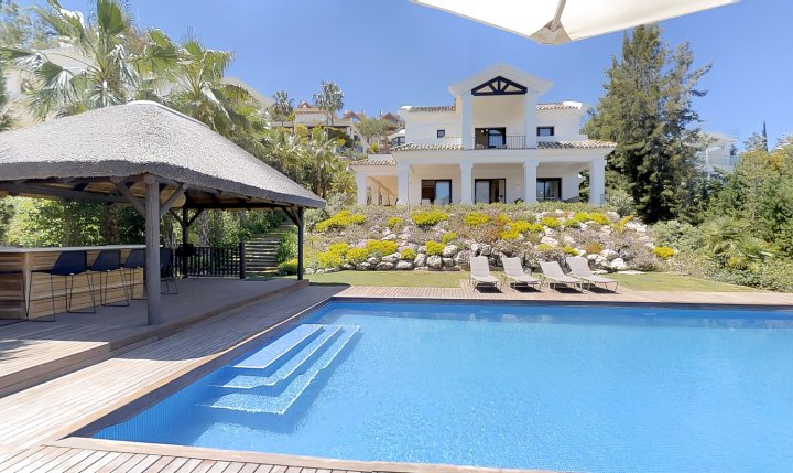 27175-Luxury Villa with heated pool