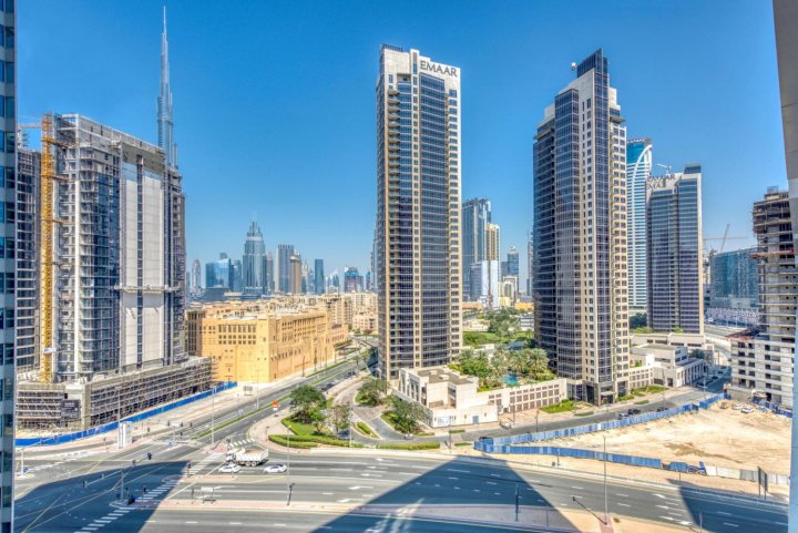 Luxury Studio w/ Burj Khalifa Vw in Business Bay