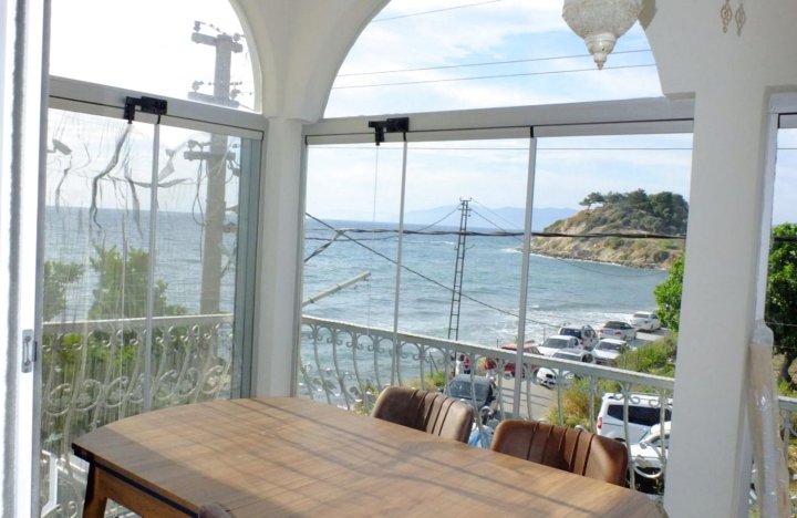 Amazing House with Balcony and Mesmerizing View Right Next to the Sea in Kusadasi