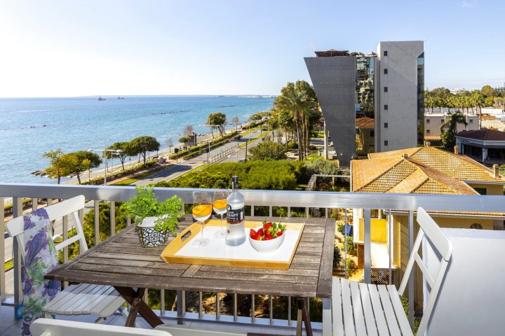 Limassol Olimpia Beach Suite