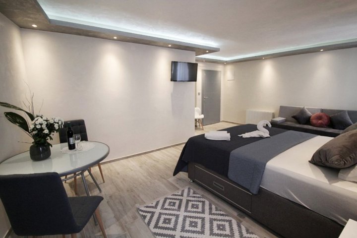 Alessio Premium Rooms - Triple Bedroom