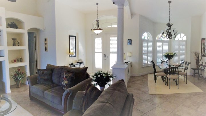 Luxury Waterfront Rental Vacation Villa in Cape Coral with Quick Gulf Access