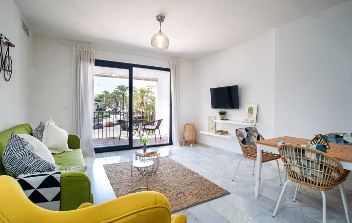 Beautiful 2 Bedrooms Apartment In Puerto Banus