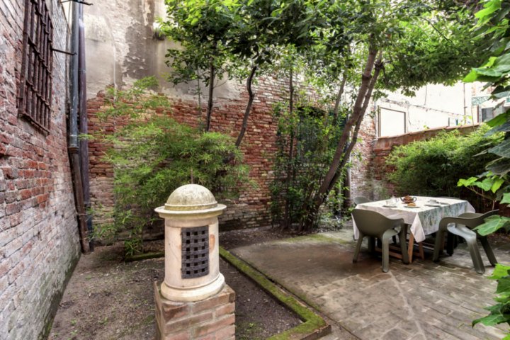 CA Malvasia House with Garden