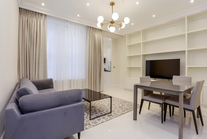 Luxury Mayfair 1 Bed Apartment with A/C
