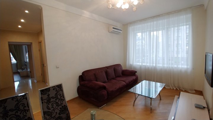 Two Bedrooms. Lux. 54 Khreshchatyk. Bessarabska Square