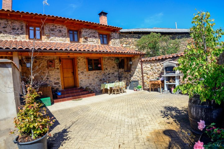 Rural house in the mountain of Leon